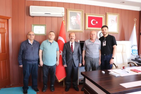 Yusuf Yazıcıoğlu, Belediye Başkanımız Kasım Gültekin’e ziyarette bulundular.